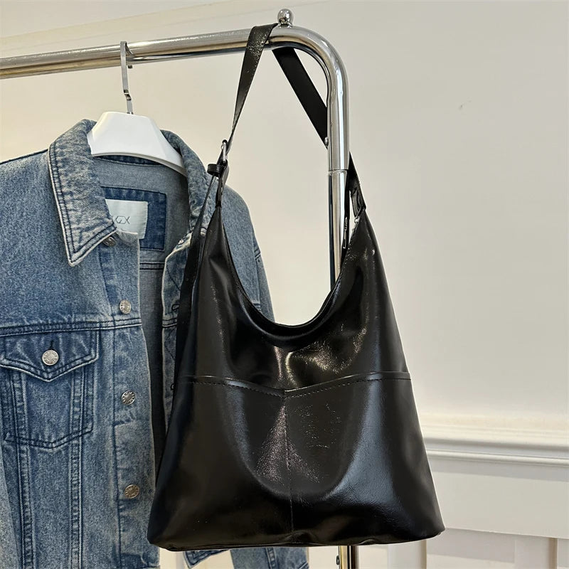 Retro Women Shoulder Bag Solid Quilted Tote Bag Waxed PU Leather Large Capacity Crossbody Bag for Daily Commute Shopping