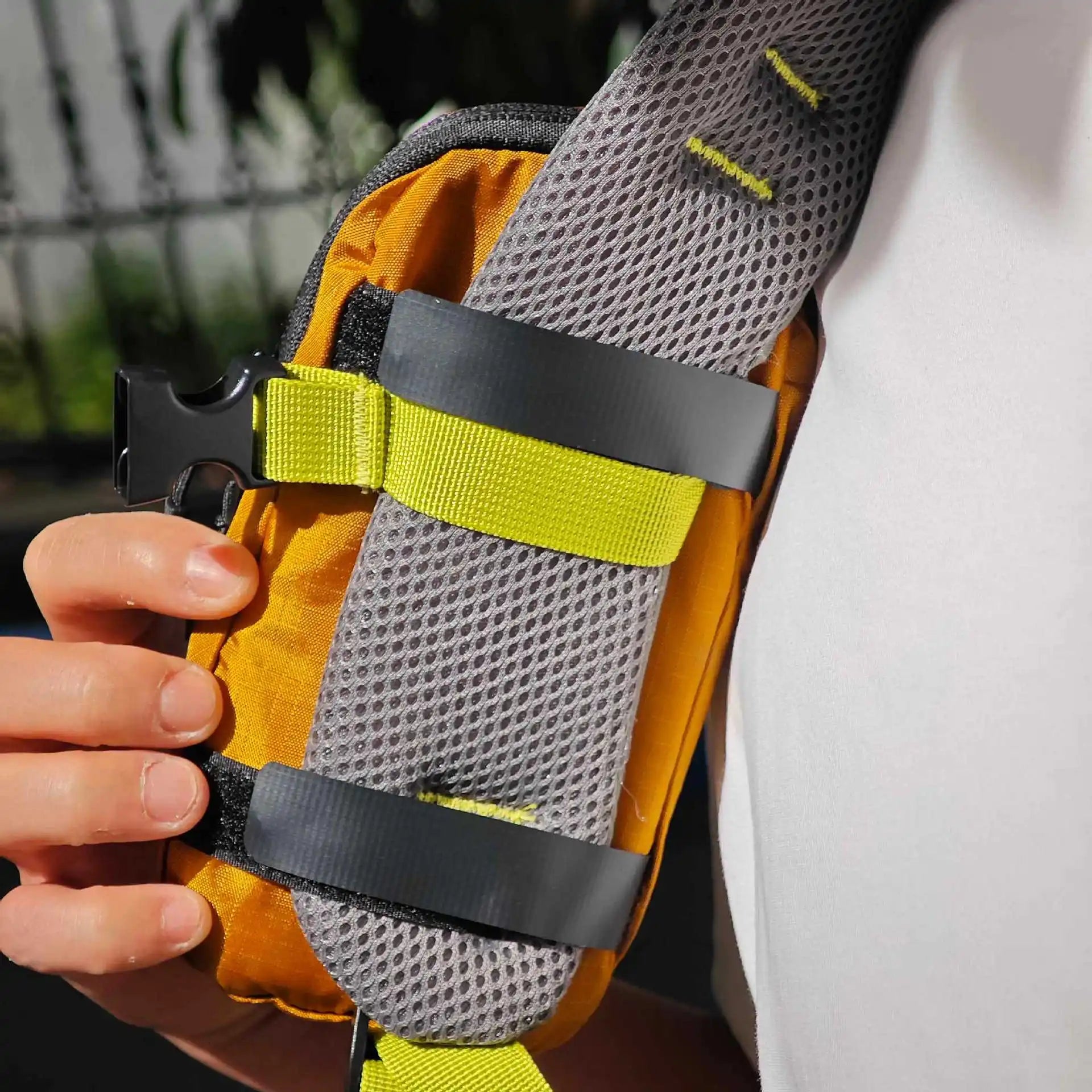 Outdoor Arm Bag Multifunctional Hiking Storage Bag Water Bottle Phone Pouch Adjustable Expand Backpack for Camping Hiking Sports