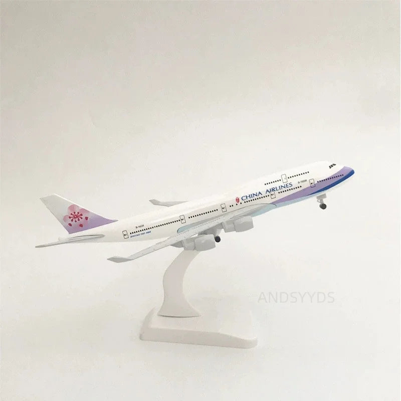 Display 747 Simulation Civil Airways 1:400 20CM Scale B747 China Airways Toys Model Alloy Static Model Aviation Collection
