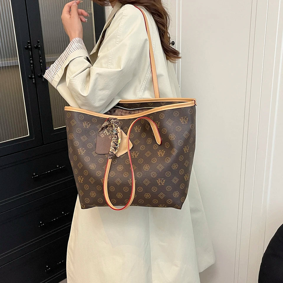 Fashionable Luxury Leather Women Messenger Bag Classic Designer Paris Casual Simple Vintage Trendy Design Diaper Bag