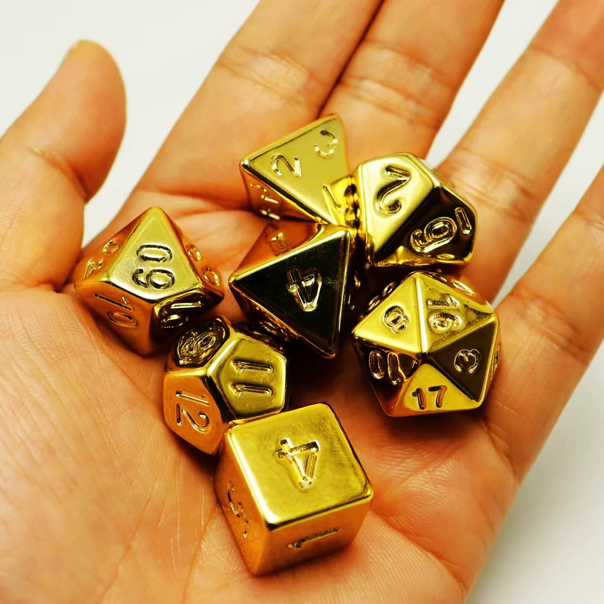 7pcs electroplated gold set, the overall electroplating is very cool, game accessories dice, polyhedral dice, board game supplie