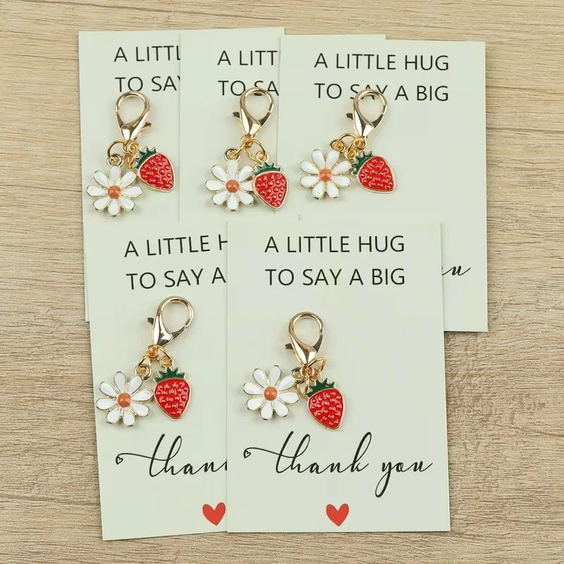 5 Pieces/10 Pieces Mini Cute Strawberry and Daisy Flower Keychains with "Pocket Hug" Encouragement Cards - Adorable Floral and Fruit Pendants, Suitable for Decorating Keys, Bags, Clothes, Etc., Perfect Gift for Female Friends