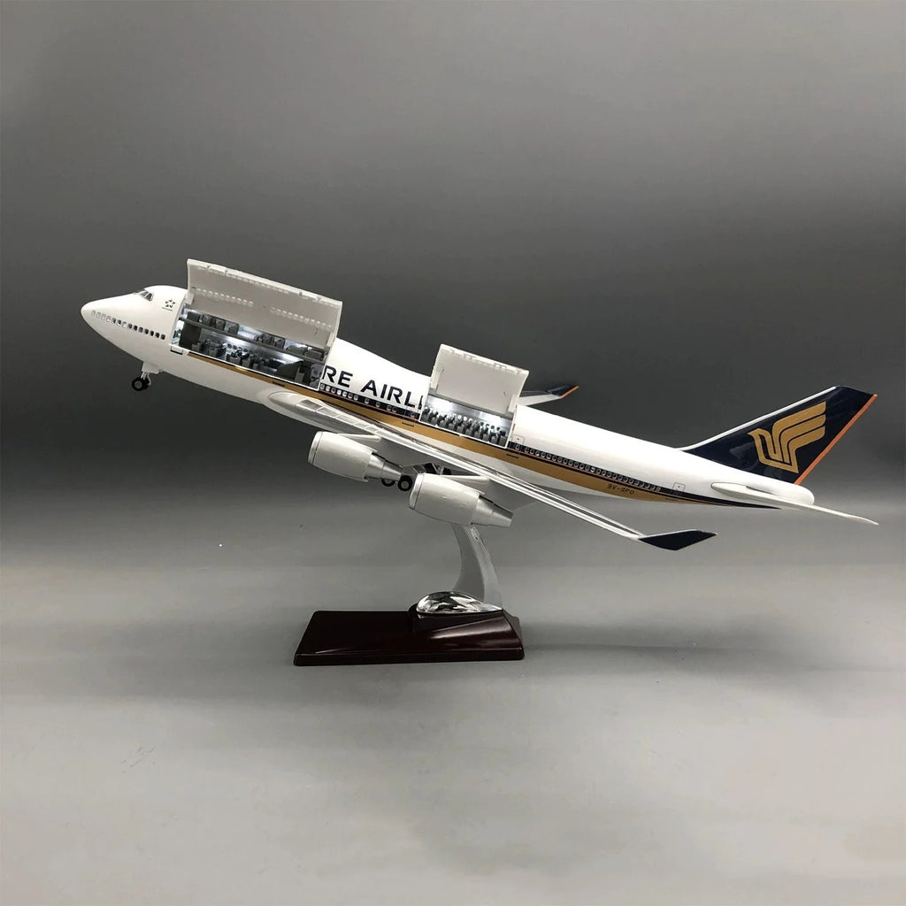 47cm Diecast 1:160 Scale Airplanes B747 Singapore Airways Resin Plane Model Kit Opened Hatch Door With LED Aviation Hobbies Toy