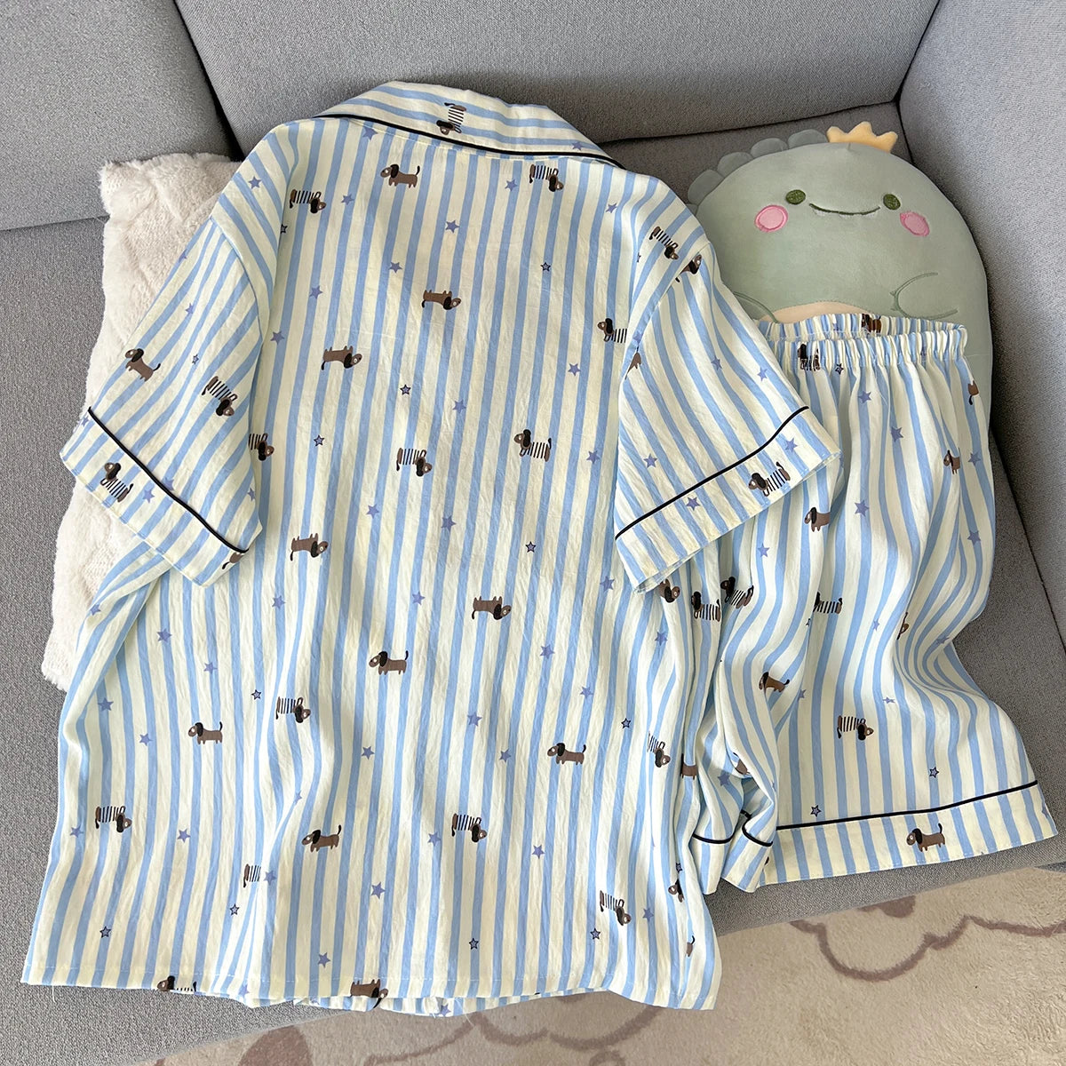 Women's Summer Pajamas, Thin Striped Puppy Pattern Short-Sleeved Shorts, Sweet and Cute, Can Be Worn Outside in Summer, Two-Piece Home Wear Set