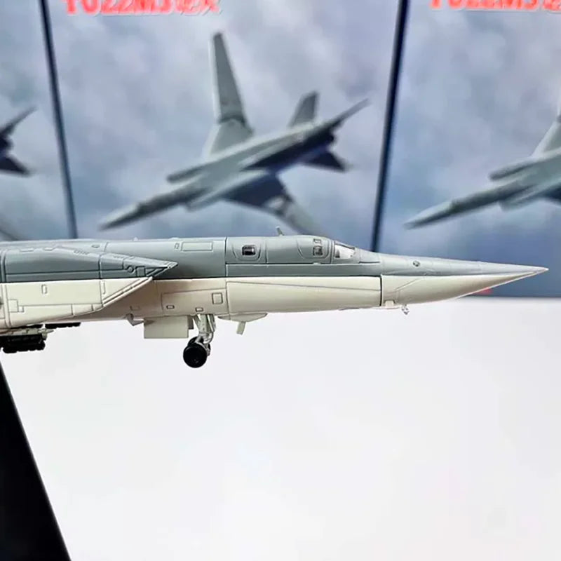 WLTK Diecast 1: 144 Scale Soviet TU22 Figure 22M3  Bomber Alloy Finished Product Souvenir Hobby Collection Toy Gift