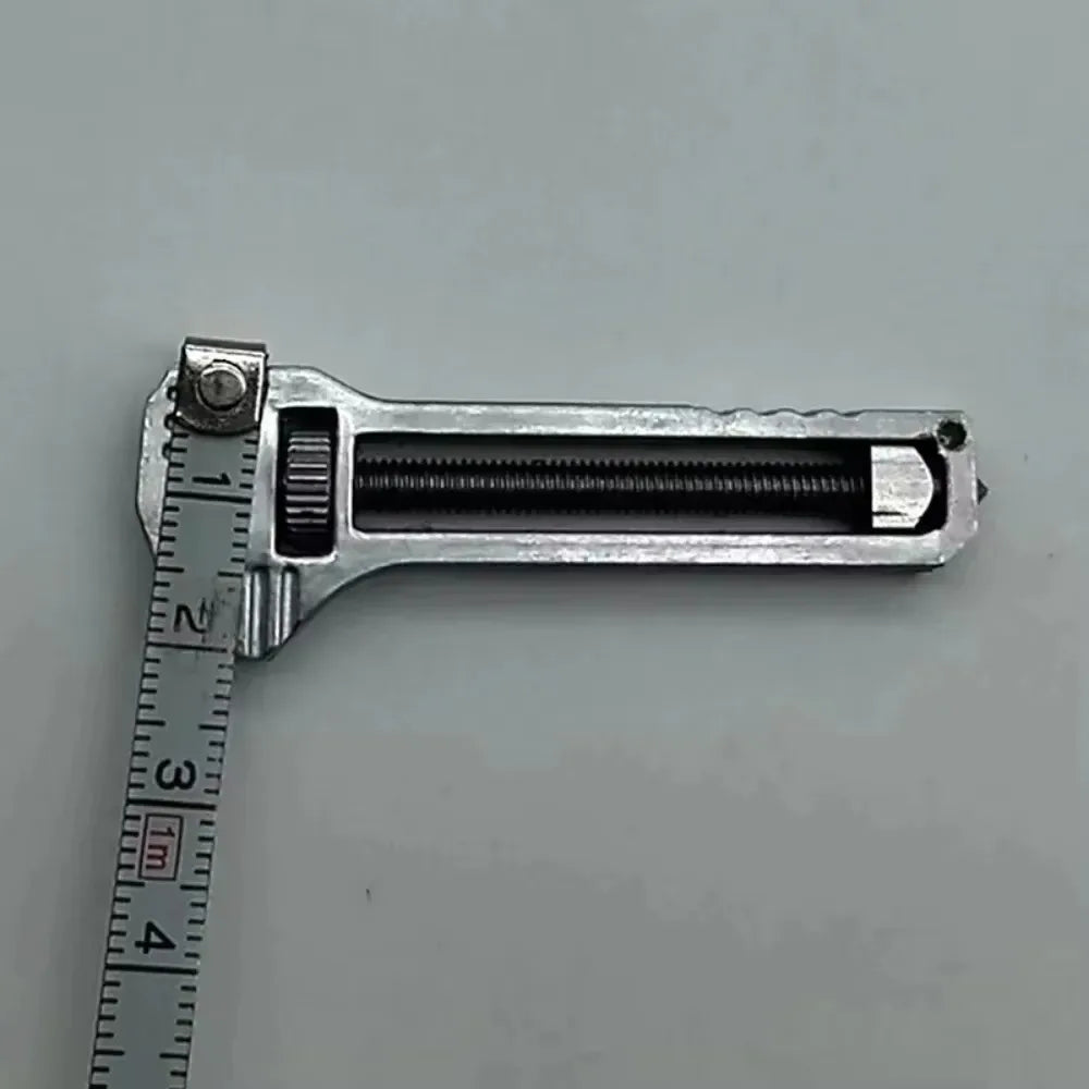 1PC Portable Tool EDC Multi-Tool Compact Multi-Tool Key Ring Chain Pocket Knife Screwdriver Multi-Tool Camping Survival Kit