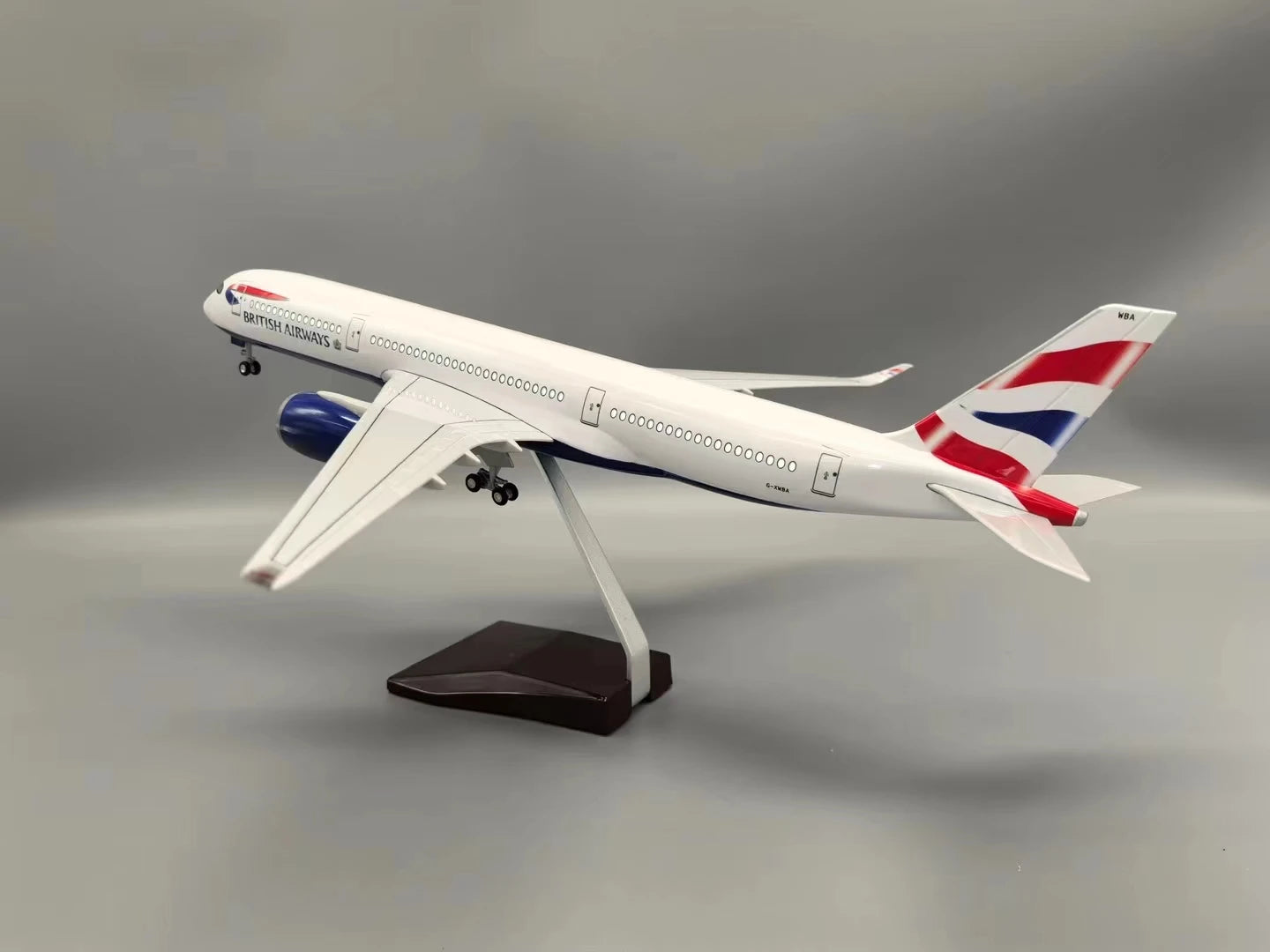 New 47cm Airplane Model A350 British Airlines 1:142 Scale Plane ABS Plastic Model With Lights Landing Gear Souvenirs Decoration