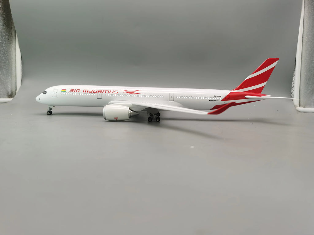 1/142 Scale 47cm Large Plane Model Air Mauritius A350 Resin Diecast Airplanes Building With Stand & Wheels Aviation Collection