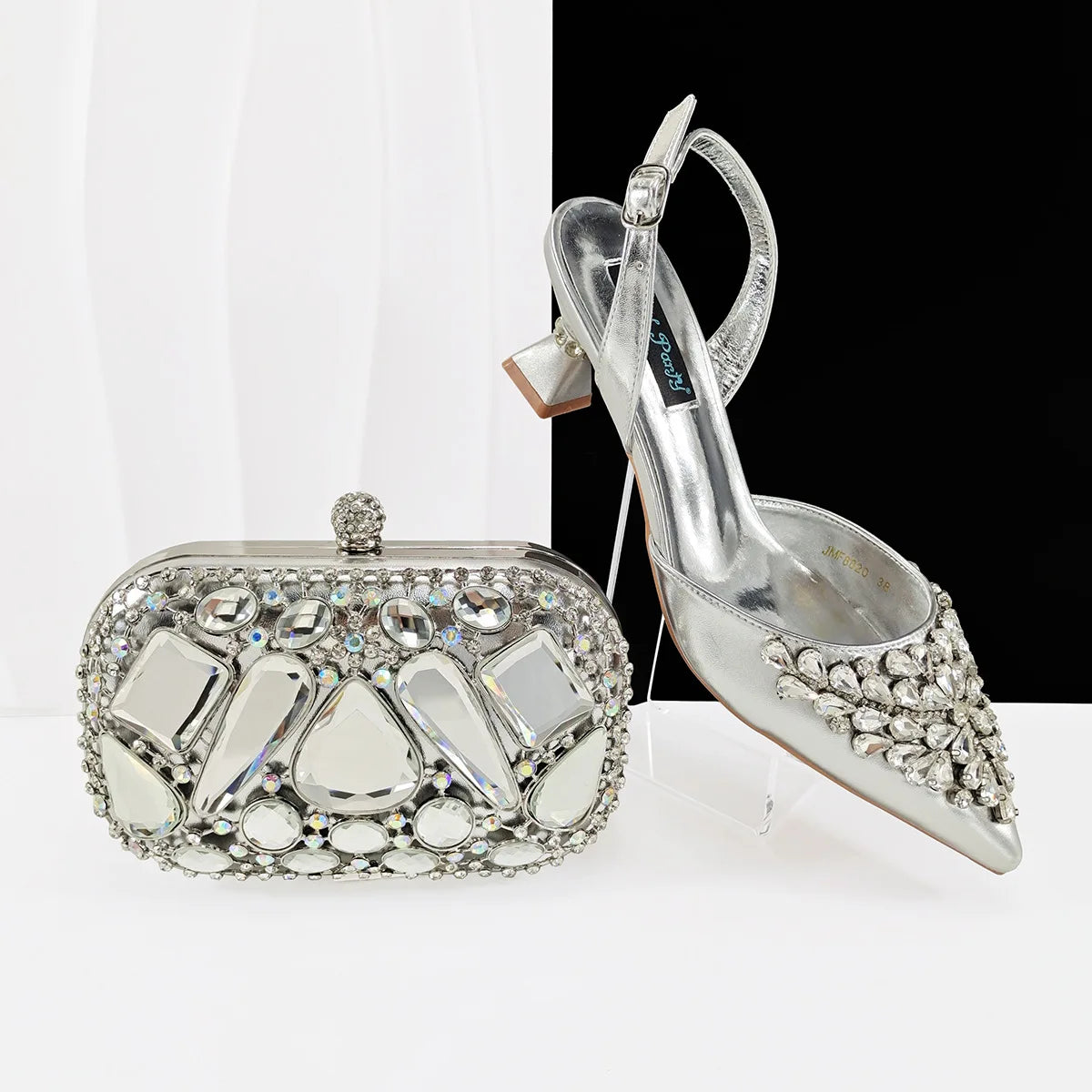 2025 Big Cryatal Italian Design African Women Shoes Matching Bag Pointed Toe Comfortable Heels for Party in Champagne Color