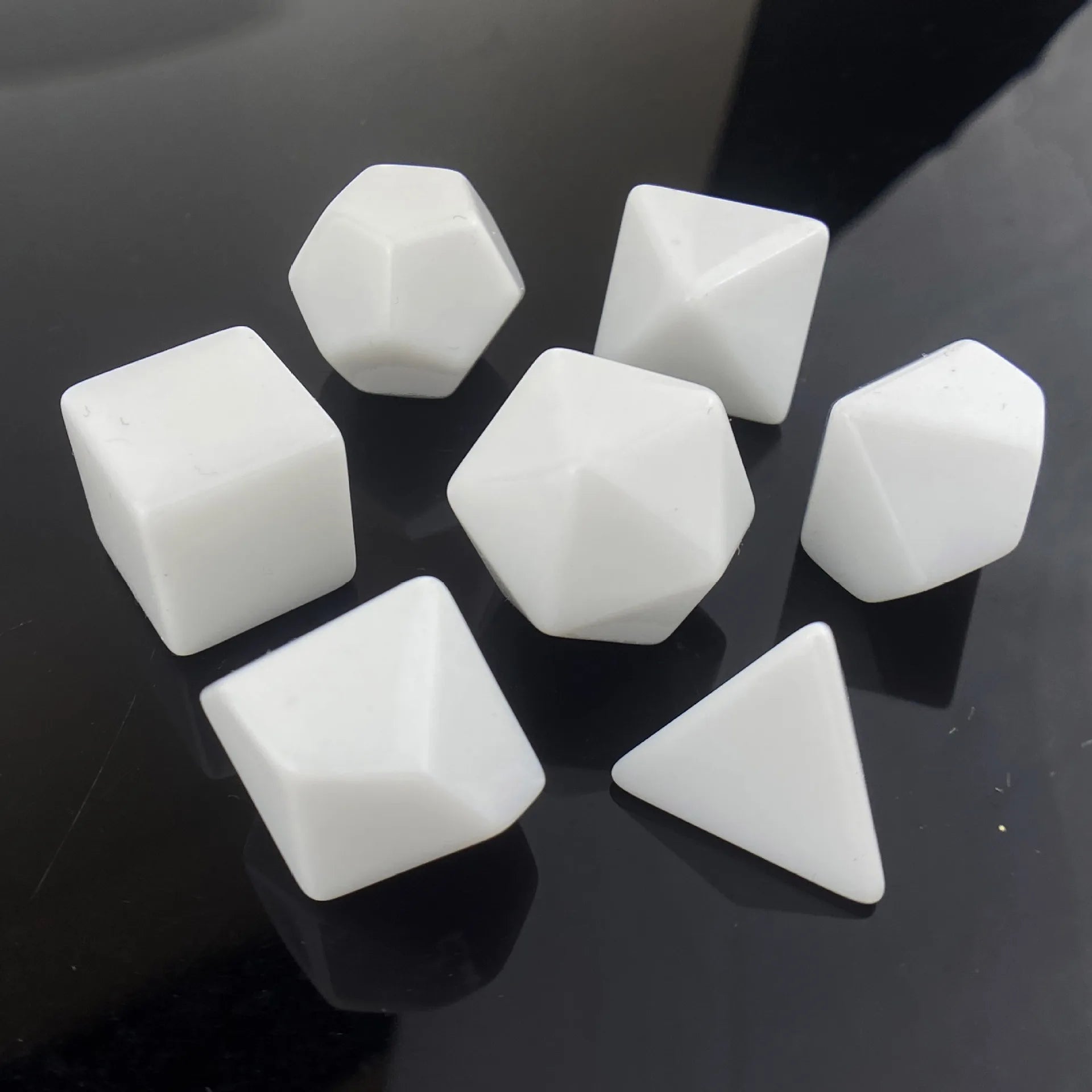 7 Pcs Set of Black White Blank D20 D12 D10 D8 D6 D4 Polyhedral Dice Kit for Kids DIY Engrave Print for Party Board Game DND TRPG