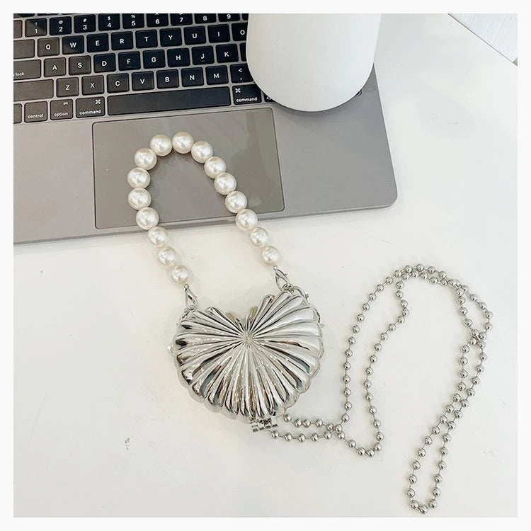 New Women's Luxury Heart-Shaped Crossbody Handbag Metal Box Chain Mini Evening Bag for Dinner Festive Party Mini Bag
