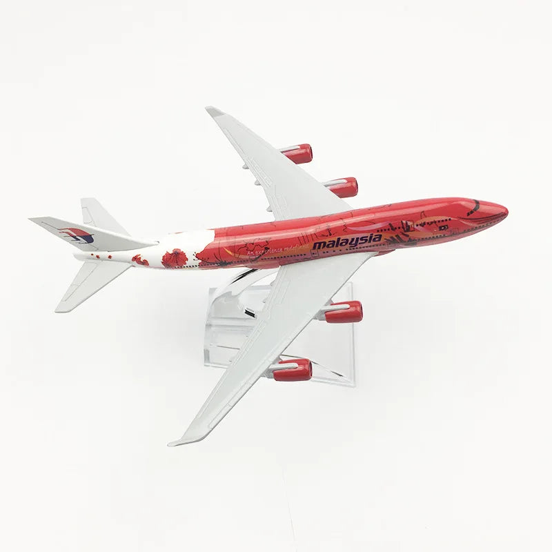 1/400 Scale Model plane Malaysia Airlines b747 Miniature Airplane model Replica Alloy Material Authentic Collectible Gift