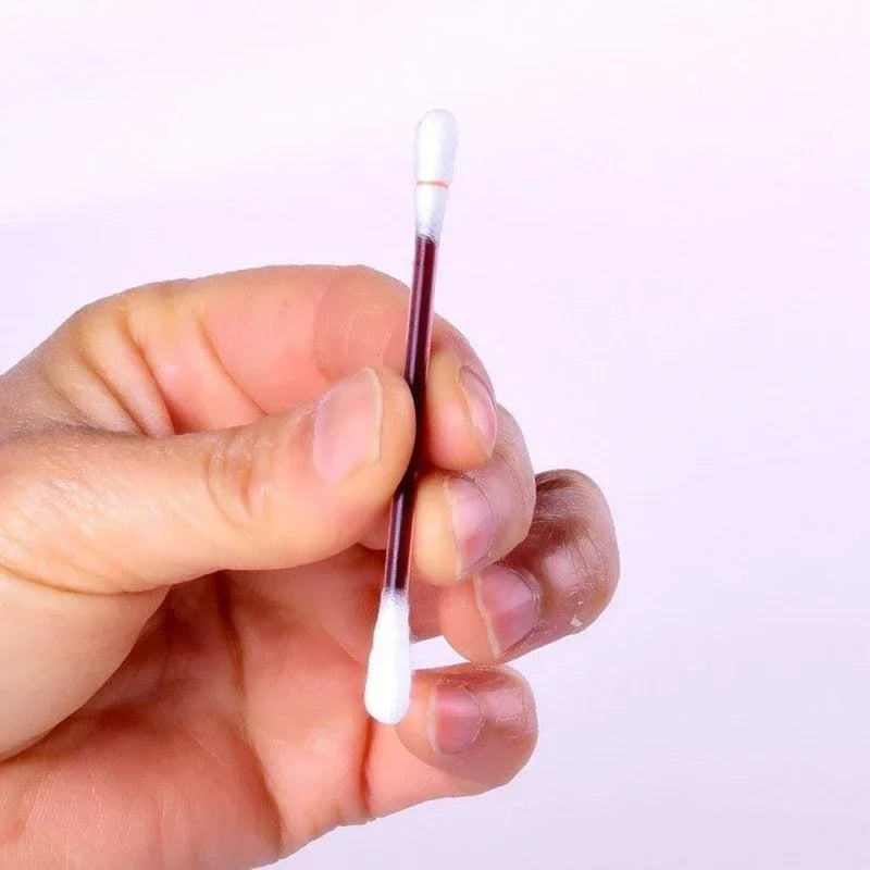 50PCS/Lot Medical Iodine Disposable Emergency Cotton Stick Iodine Disinfected Swab First Aid for Children Adults Baby