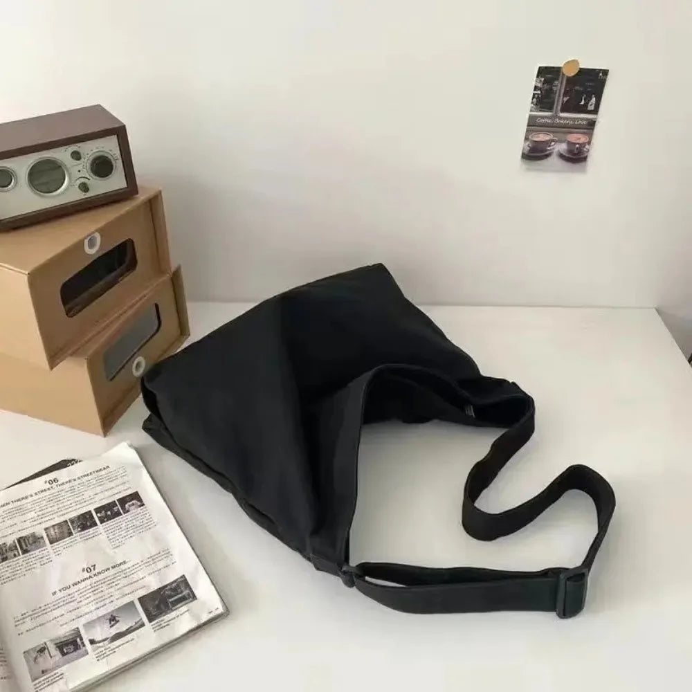 Retro Canvas Shoulder Bag Large Capacity Multi-purpose Messenger Bag Travel Tote Bag Student School Bag