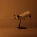 1:130 Scale Aircraft Latam Airlines B787 Dreamliner Collection Educational toy boys W Lights & Wheels Souvenir Plane