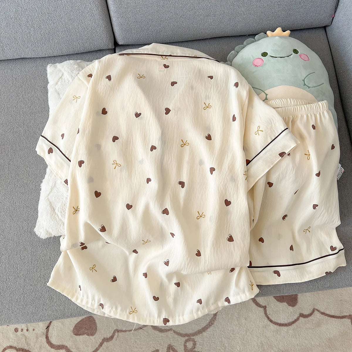 Women's Summer Thin Pajamas with Heart-Shaped Pattern, Short-Sleeved Shorts, Sweet and Cute, Can Be Worn Outside in Summer, Two-Piece Home Wear Set