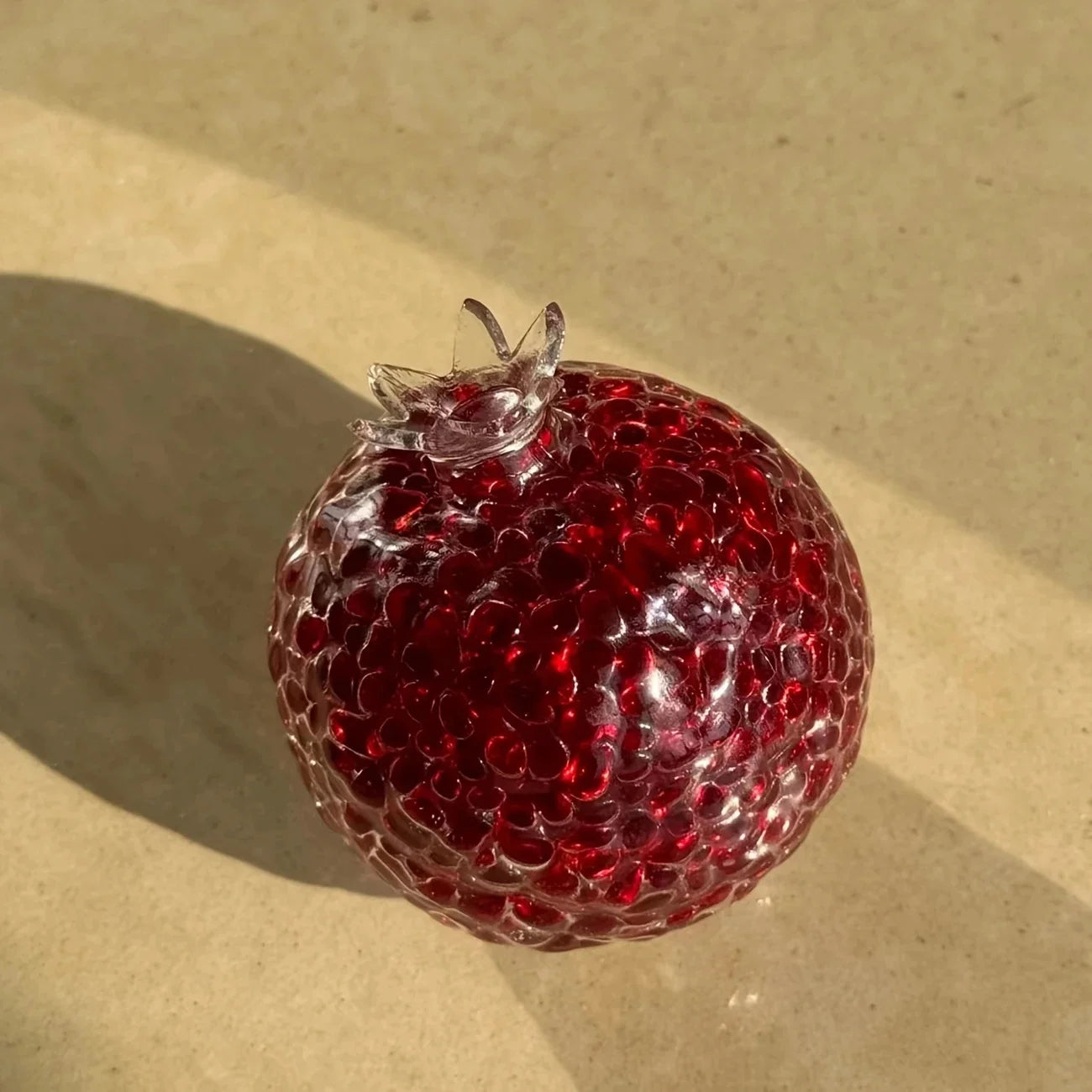1PC Pomegranate-Shaped Stress Relief Ball Creative Malleable Durable Acrylic Squeeze Toy Fun Novelty Holiday Party Gifts