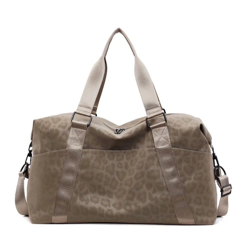 Large Capacity Leopard Print Travel Duffle Bag Lightweight Waterproof Handbag Portable Gym Bag for Short Trip Swimming