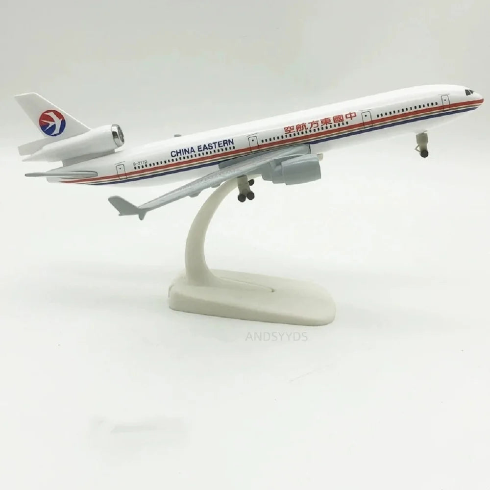airplane toy Scale 20CM Model China Eastern Airways MD-11 Metal Miniature Aircraft Diecast With Wheel Aviation Collected Gift By