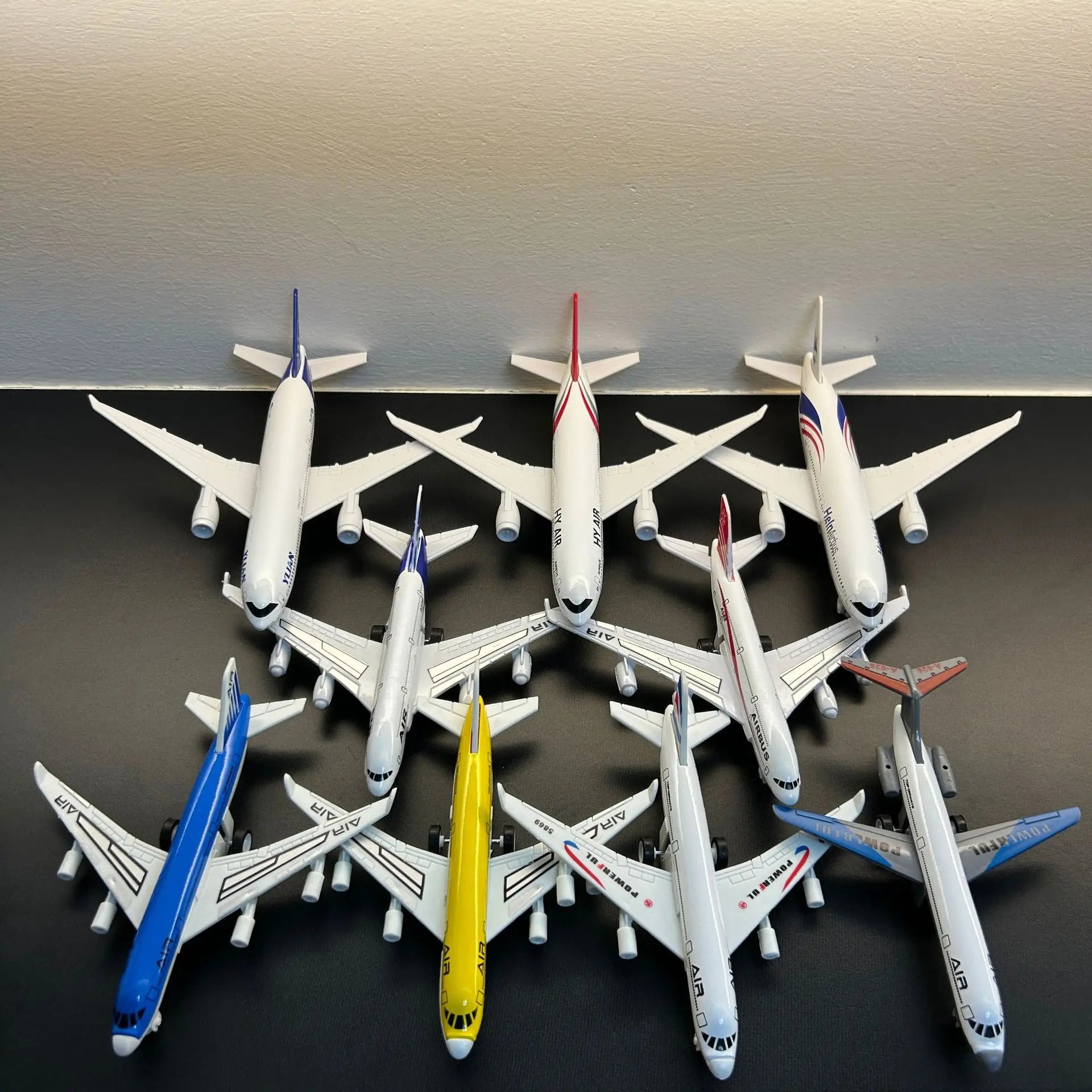 Miniature Aviation Model Children Toy Simulation Alloy Aircraft With Pull Back Passenger Model Airplane Collection Boys Toys