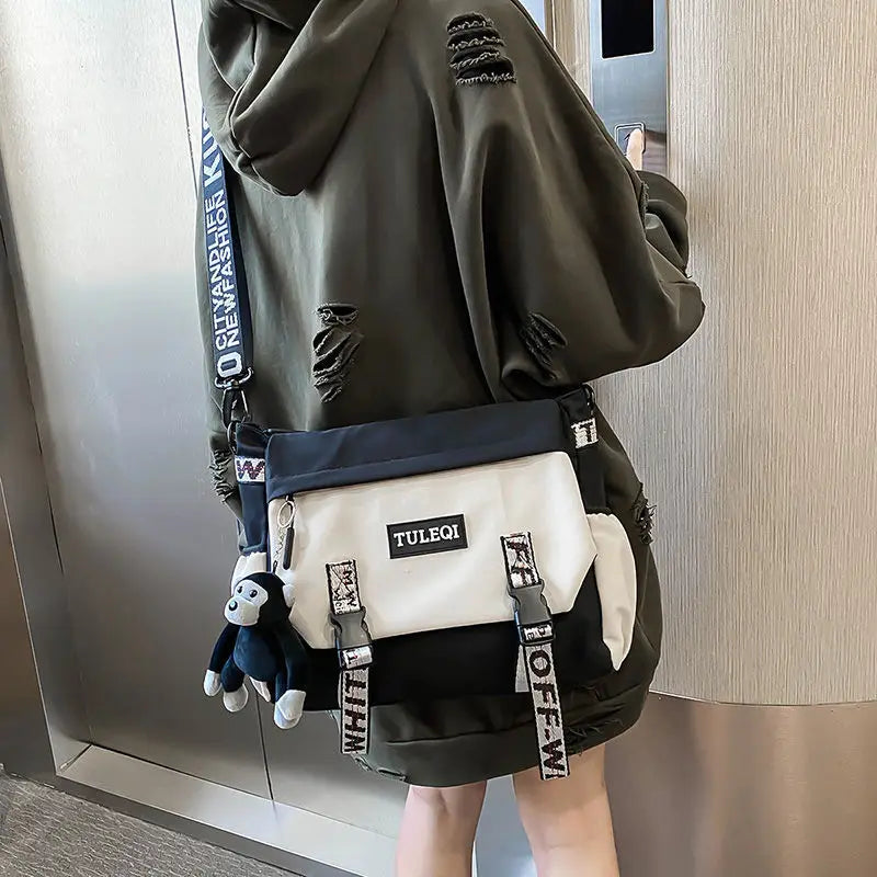 Men's Messenger Bag Japanese Fashion Large Capacity Handbags Shoulder Bag Casual Student Canvas Bag Nylon Tooling Crossbody Bags