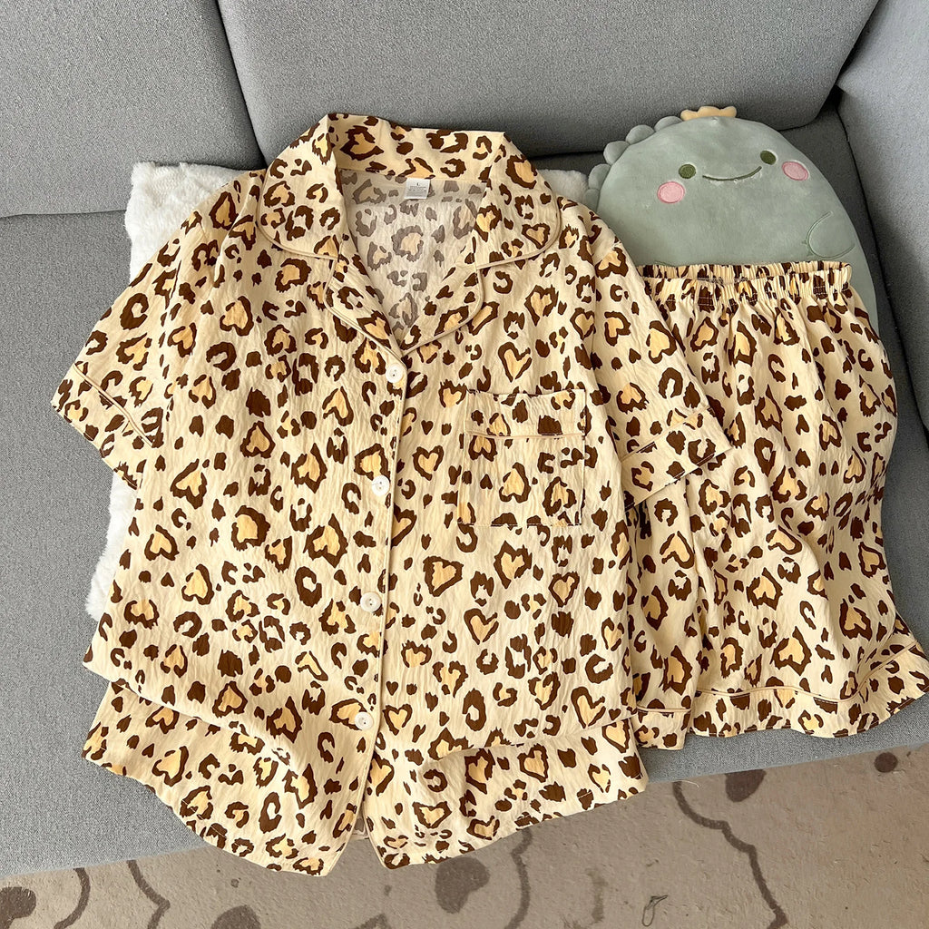 Women's Summer Thin Pajamas with Leopard Print Pattern, Short-Sleeved Shorts, Sweet and Cute, Can Be Worn Outside in Summer, Two-Piece Home Wear Set