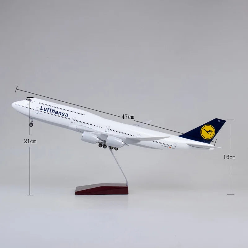 1:150 Scale 47cm Lufthansa B747-8 Airplane Model 747 Aircraft Model with Lights and Landing Gear Die-cast Resin Model Airplane