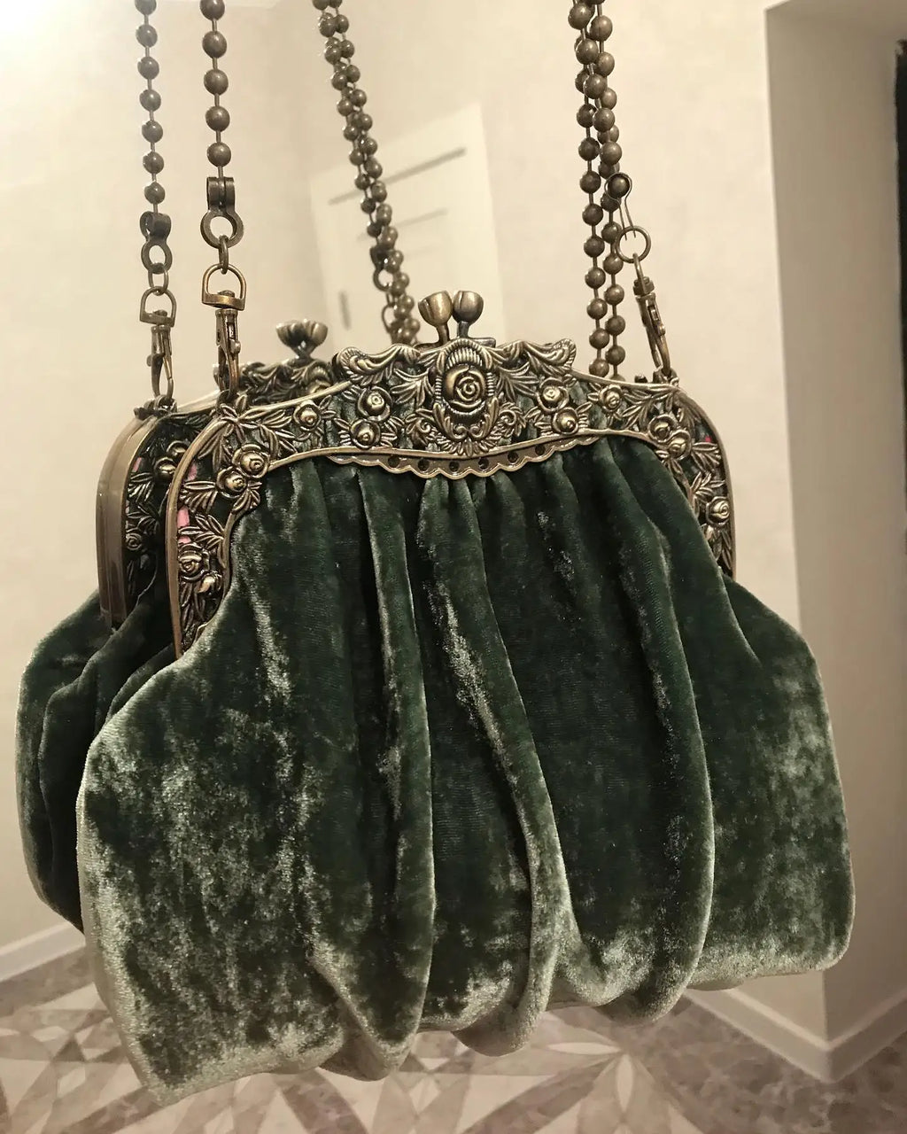 Lost In Vintage Velvet Fabric Soild Purse Metal Frame Kiss Lock Evening Clutch Nickel Farmyard Accessory for Evening Wear Party
