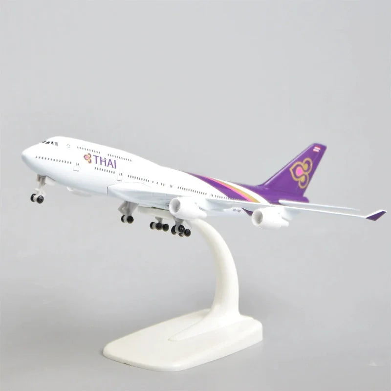 20cm Toy Planes B747 Thai Airways Alloy  Passenger Aircraft Model Metal Scale Aircraft Collected Gift By Aviation Kids Toys for