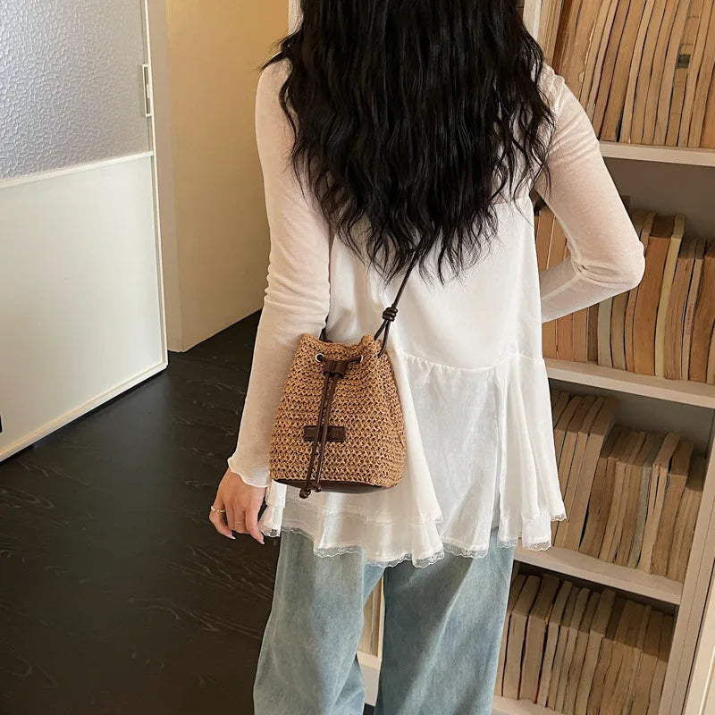 New Women Handmade Woven Mini Crossbody Bag Fashion Versatile Beach Straw Woven Bucket Purse Casual Simple Shoulder Underarm Bag