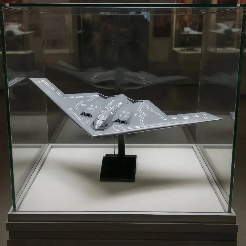 1/200 US B-2 Spirit Stealth Strategic Bomber Alloy Finished Model With Retractable Landing Gear Desktop Ornament For Collectors