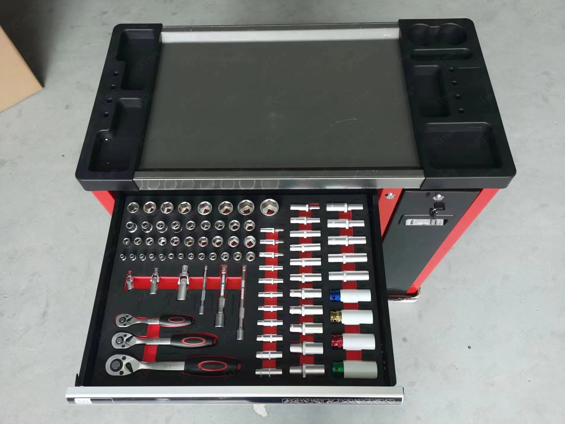 RTTOOL 266pcs Professional Vehicle Tools All Kinds With Tool Cabinet Workshop Trolley Cabinet Tool Chest Sets Competitive Price