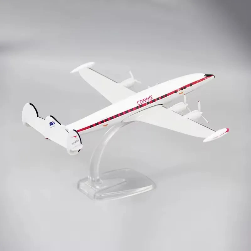 1:125 Scale QANTAS CONNIE L-1049 Airlines ABS Plastic Airplane Model Aircraft Plane Model Toy With Base Collection Display