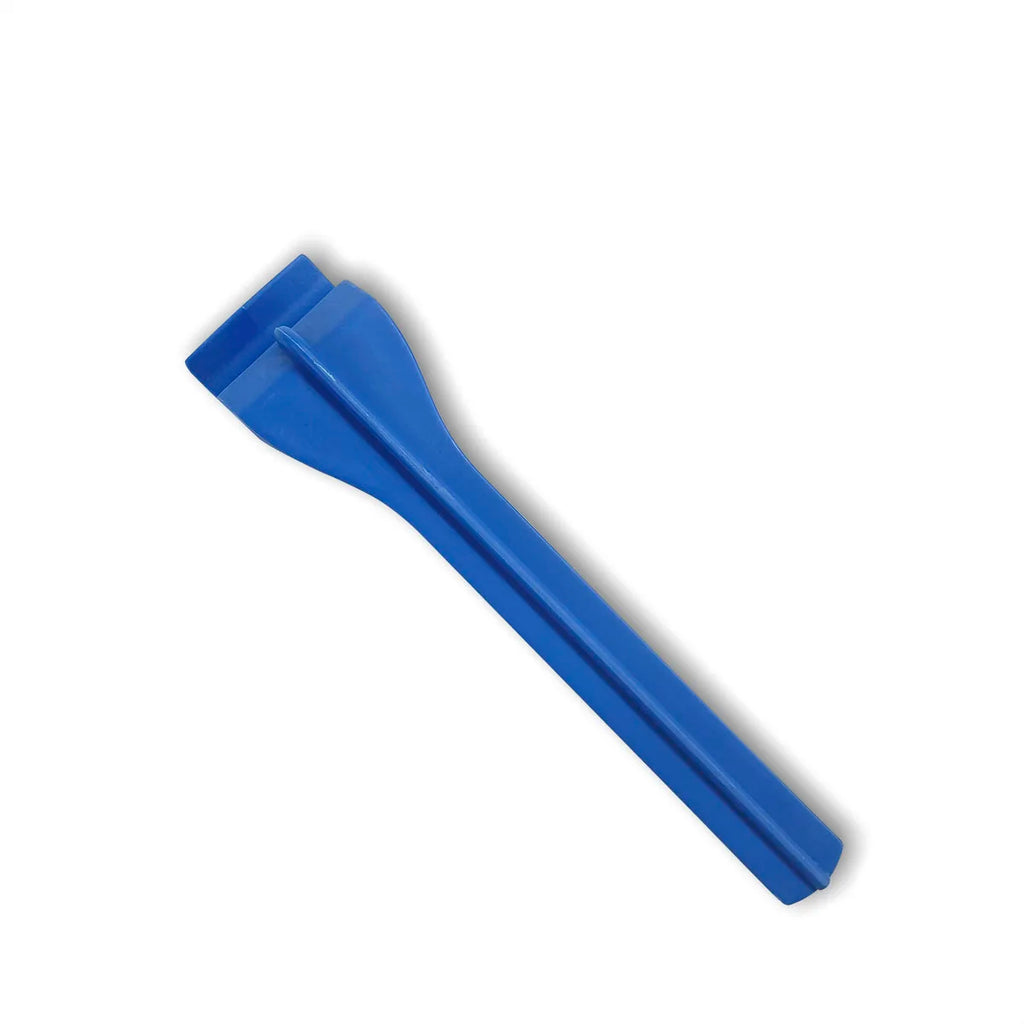 Sterilization tray holder with heat-resistant clips for autoclave tools