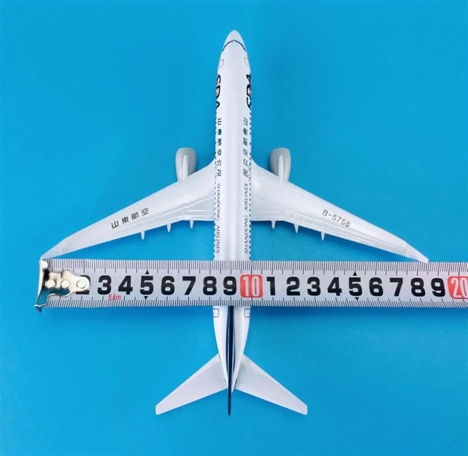 20cm Airplane Aircrafts B737 for Shandong Airlines Static Die Casting Plane Model With Landing Geal Model Plane Kit collection