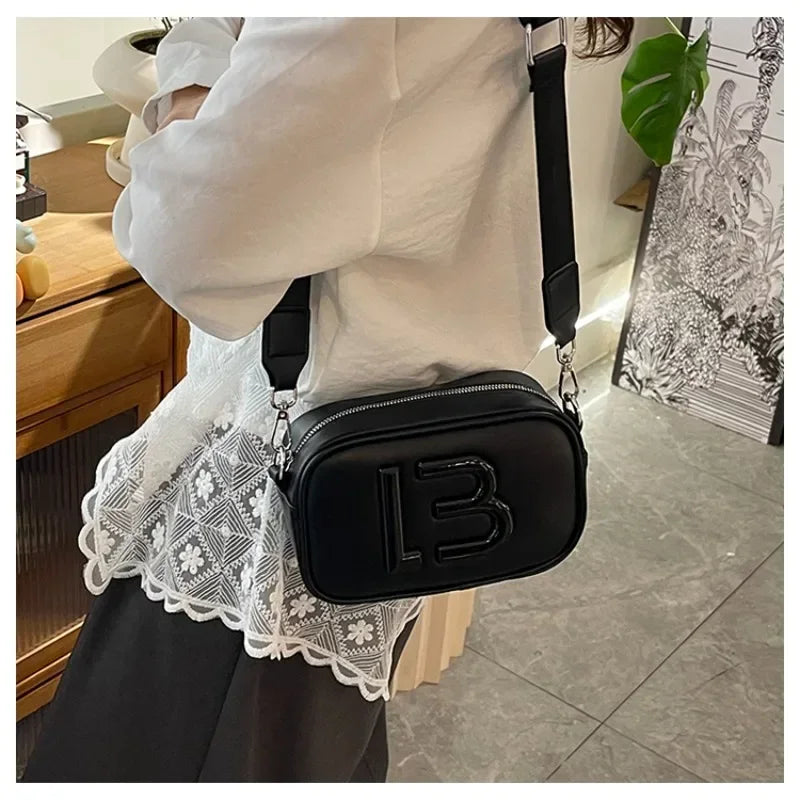 2026 New Luxury Ladies Fashionable Leather Crossbody Bag Trendy Commuter Elegant Women's Vintage Daily Bag
