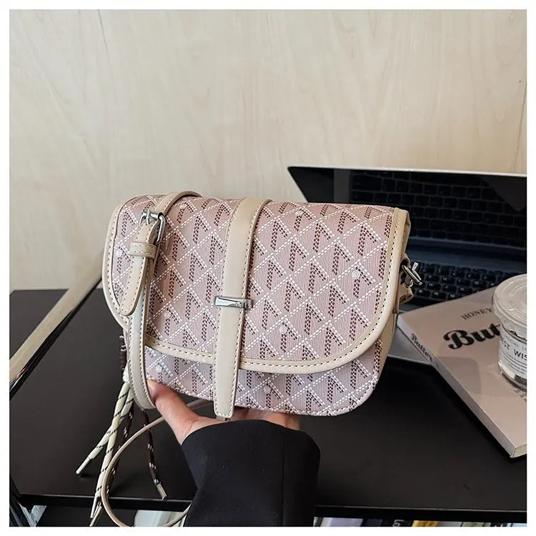 Luxury Fashion-Forward Designer Diaper Bag Women Large Capacity Tote Elegant Leather Crossbody Handbag For A Statement Look