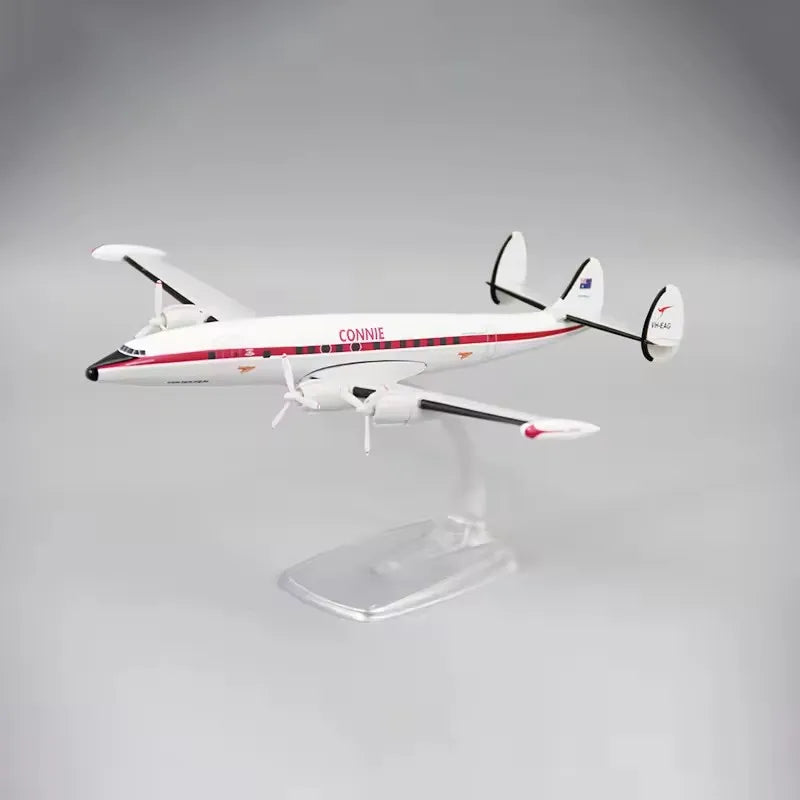 1:125 Scale QANTAS CONNIE L-1049 Airlines ABS Plastic Airplane Model Aircraft Plane Model Toy With Base Collection Display