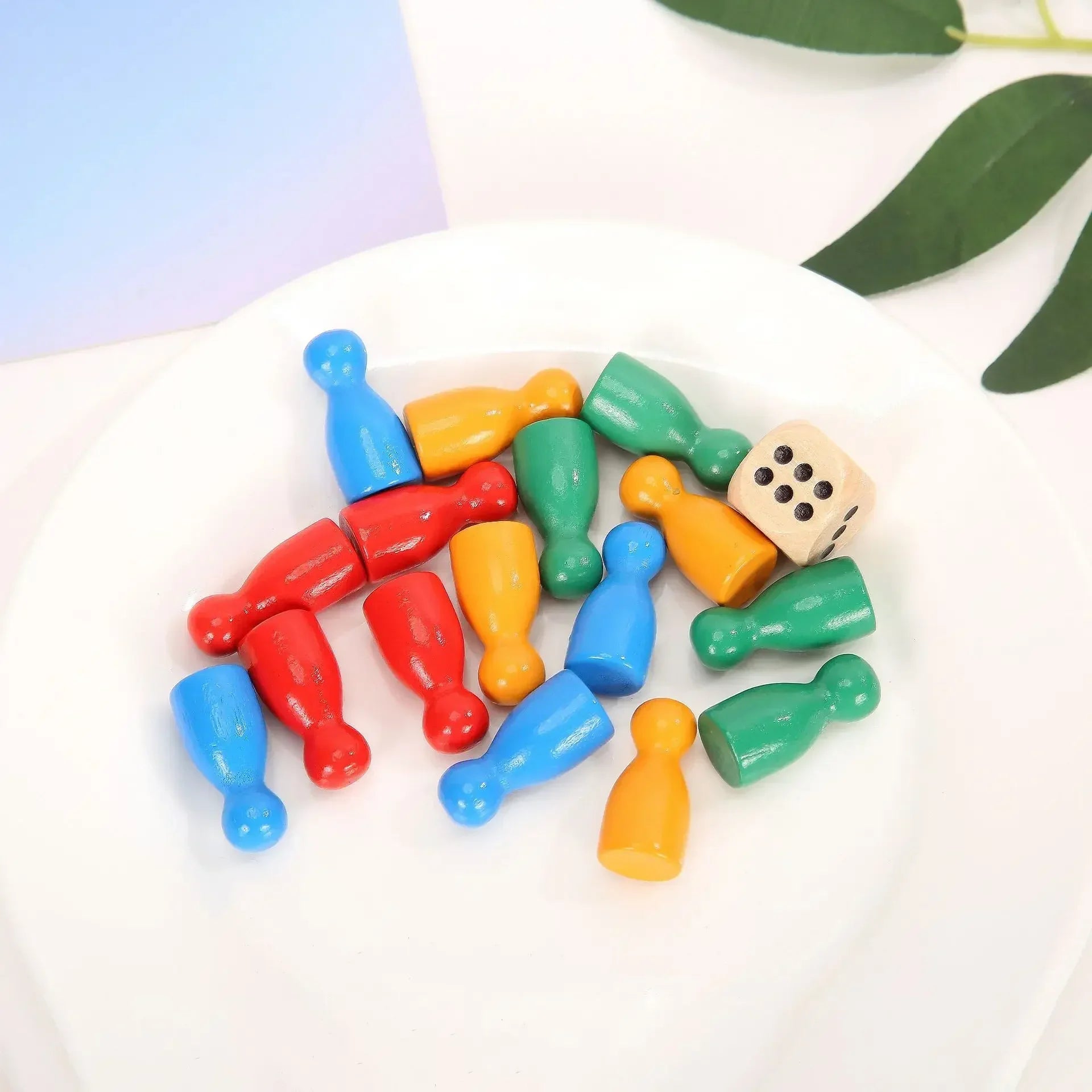 16Pcs Children's Humanoid Wooden Puzzle Game Wooden Board Game Chess Pieces Humanoid Checkers Pieces Flying Chess
