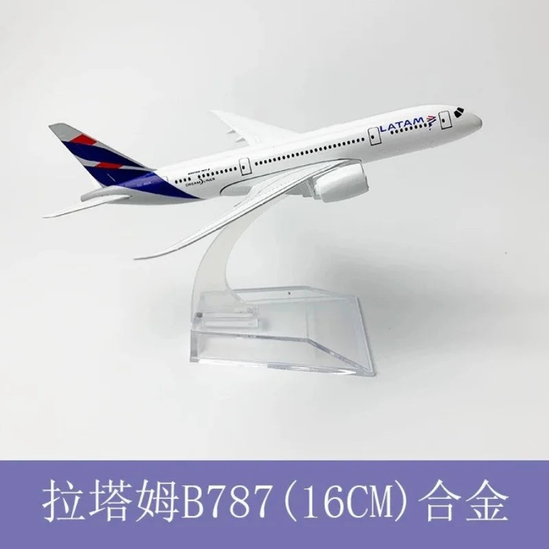 latam airlines model plane 787 1/400 scale plane Collected Gift By Aviation Replica Alloy Material miniature airplane