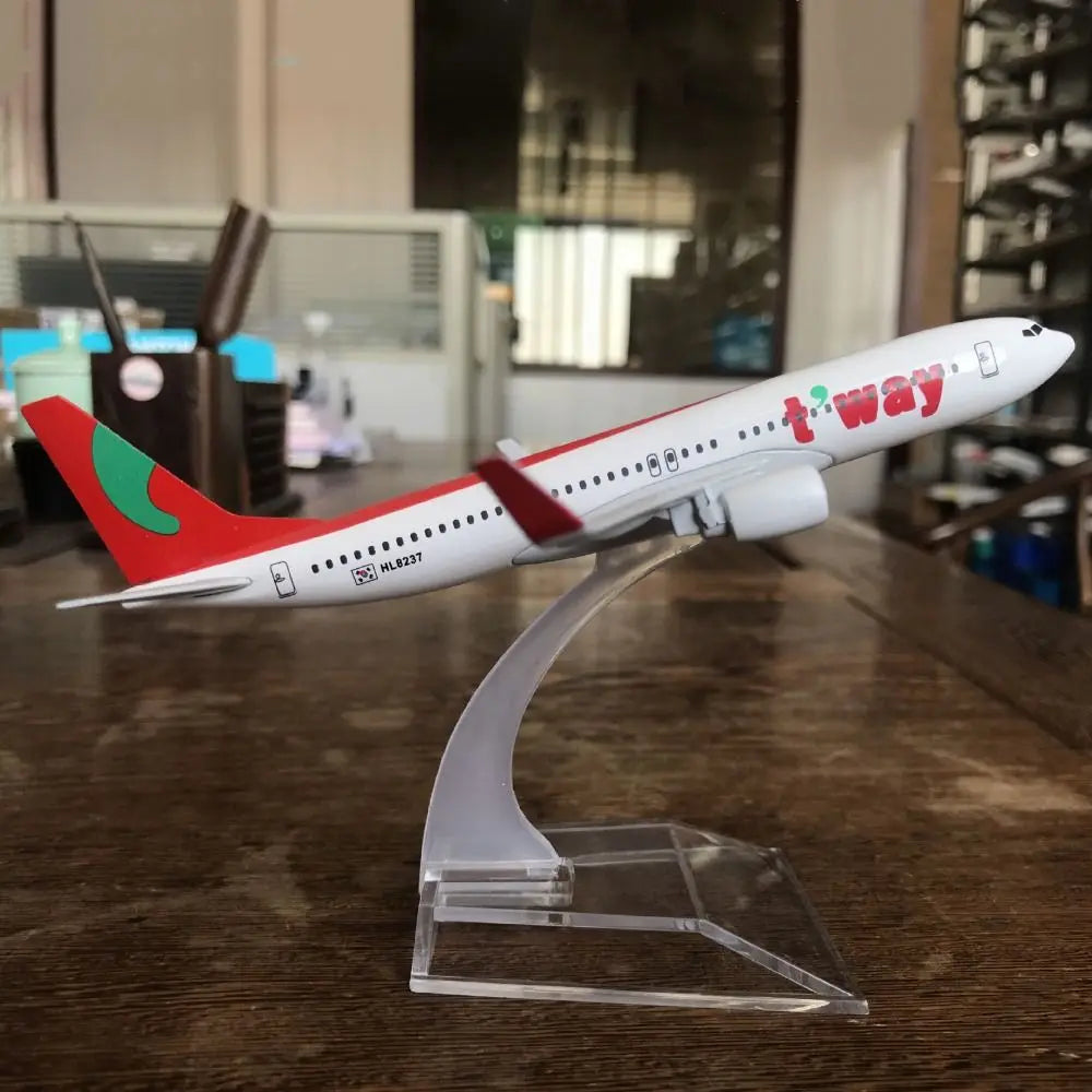 New 15.6cm Brazil Air GOL Airlines Alloy 10 Styles Boeing B737 Airways Airplane Model 1/246 Scale Metal Planes