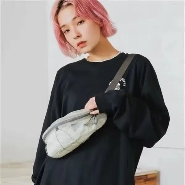 And wander invista nylon, lightweight, wear-resistant, tear-resistant, waterproof, messenger bag