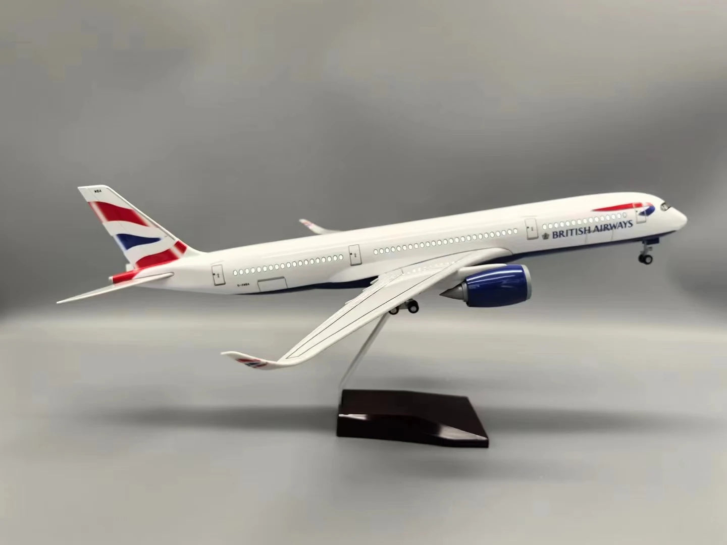 New 47cm Airplane Model A350 British Airlines 1:142 Scale Plane ABS Plastic Model With Lights Landing Gear Souvenirs Decoration