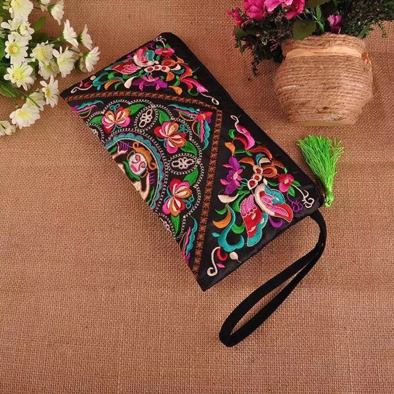 Yogodlns Ethnic Style Embroidered Handbag Female Fashion Shopping Clutch Purse Vintage Envelope Bags Designer Lady Wallet Bolsa