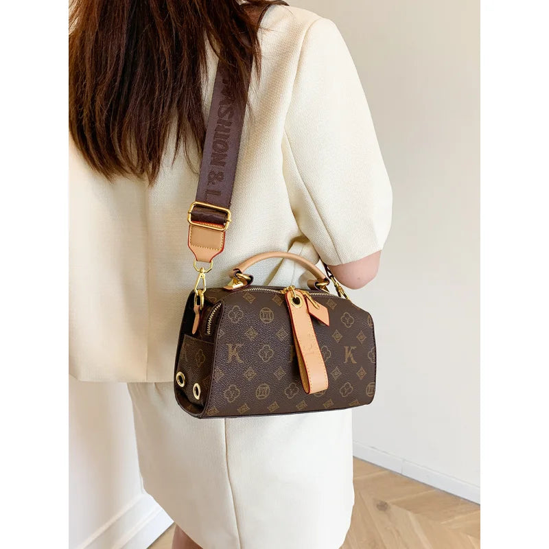 2026 New Retro Printed Bag, Large Capacity Pillowcase Multifunctional Fashionable Commuting Broadband, Single Shoulder Crossbody