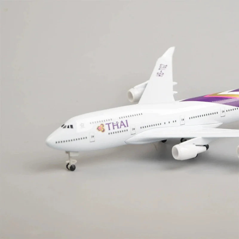 20cm Toy Planes B747 Thai Airways Alloy  Passenger Aircraft Model Metal Scale Aircraft Collected Gift By Aviation Kids Toys for