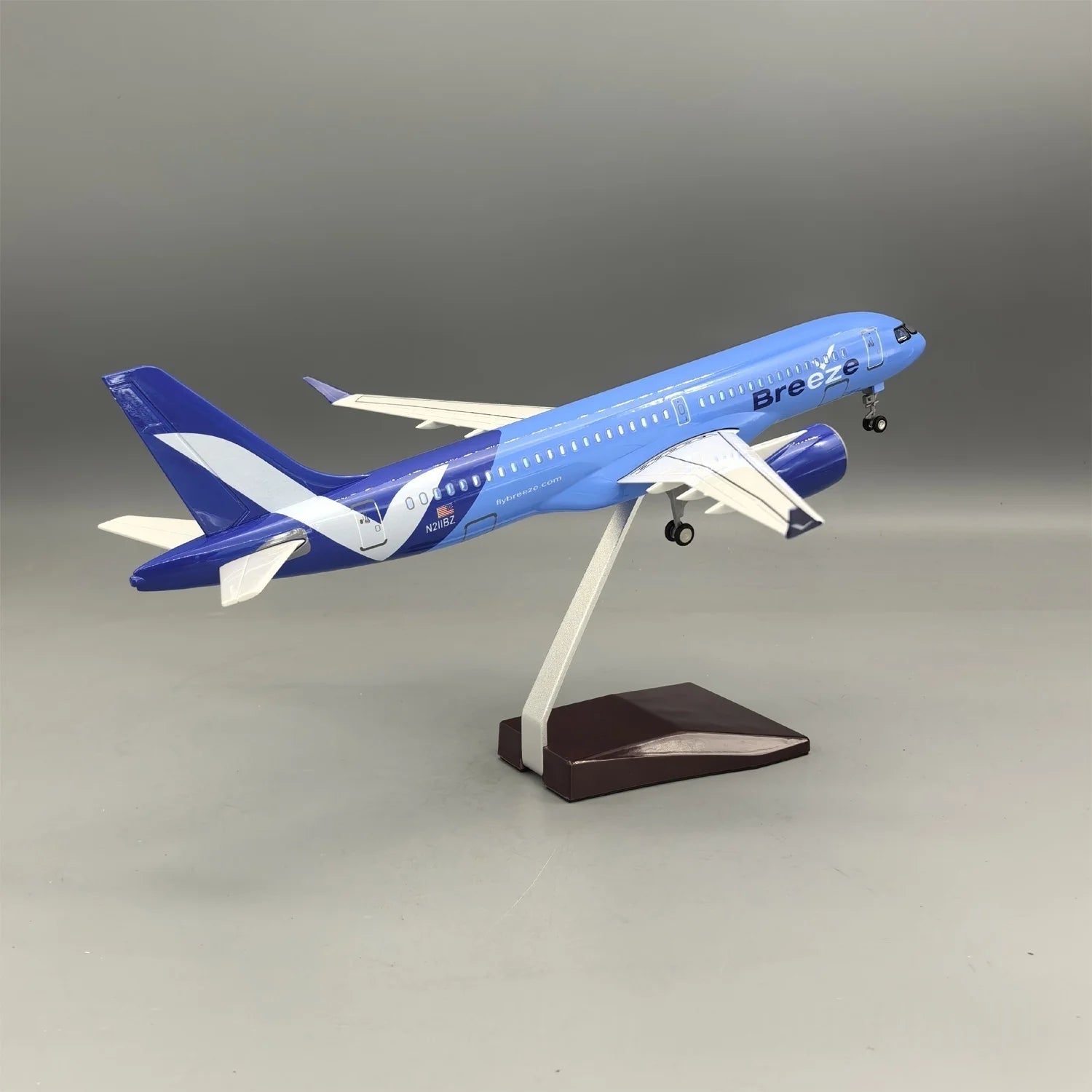 1/100 Scale A220-300 American Breeze 38cm Model Airplane Diecast Resin Planes Toy With LED Light Wheels For Collection Ornaments