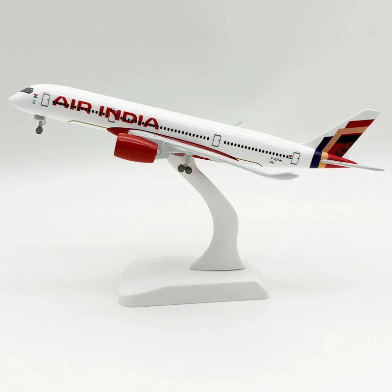 20CM 8inch Collectible Aircraft A330 Beluga Diecast Alloy Airlines A380 A350 330 Antonov An 225 Model Plane for Collection Gift