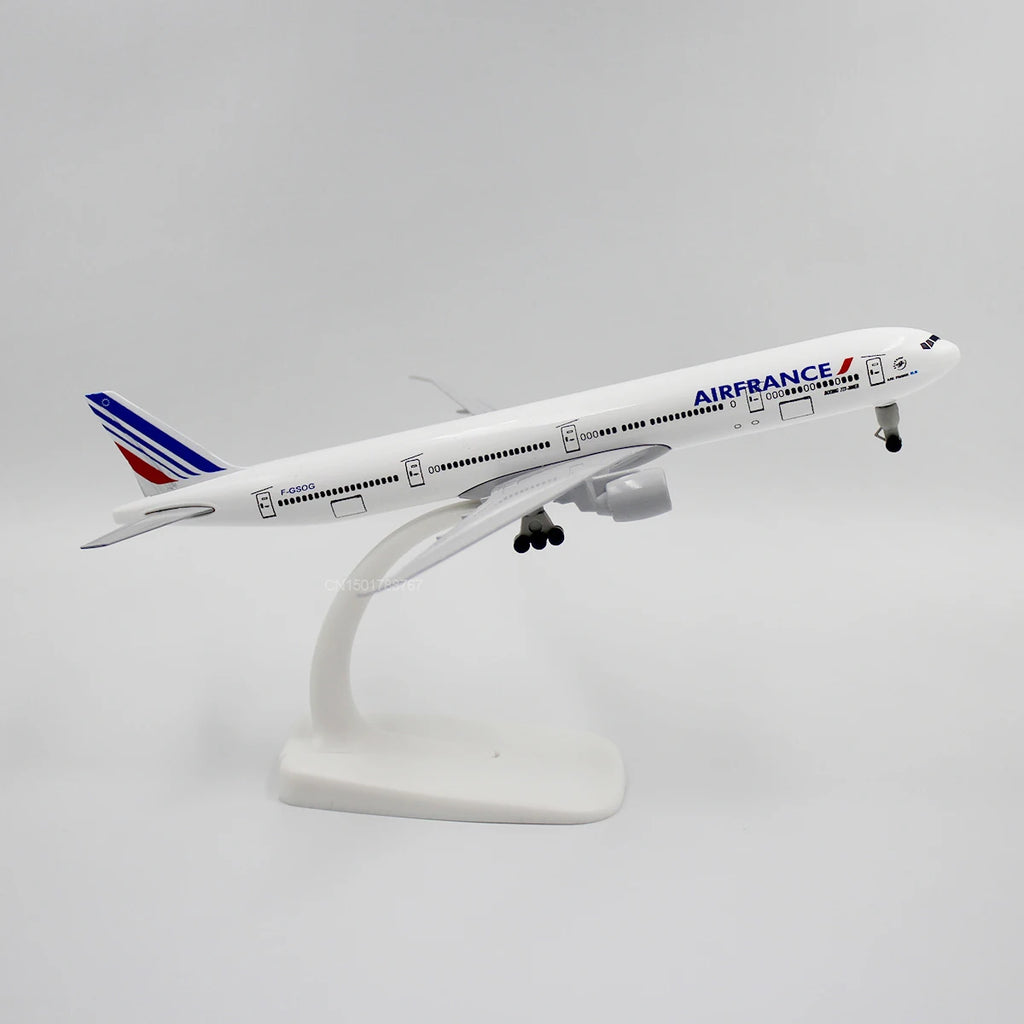1/400 Scale 20CM Diecast Alloy Antonov An-225 "Mriya" A380 330 747 777 Airplane Model For Gift Collection