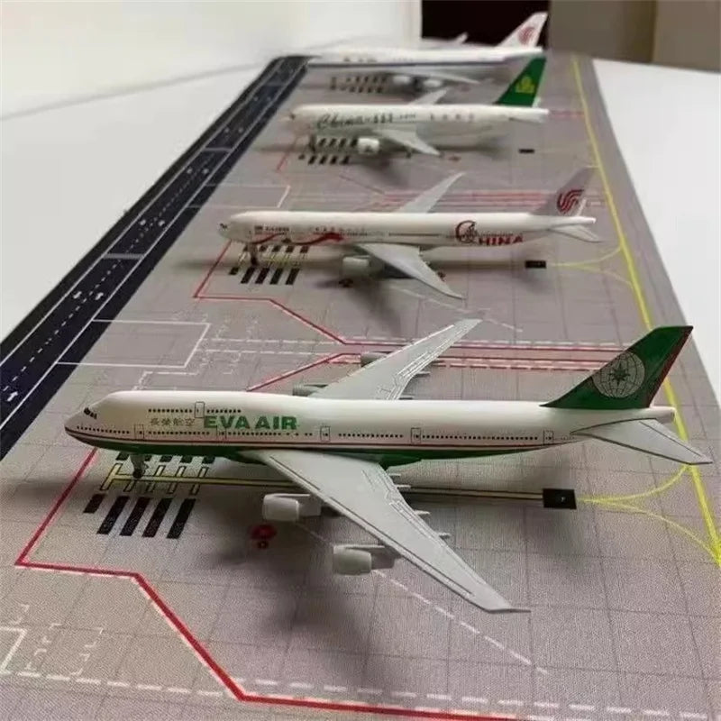 1:400 Airport Runway Pad For B787/AirbusA350 Aviation Airplane Airways Parking Positions On The Apron Pad Airport Scene